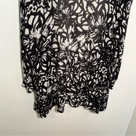 Chico’s Open Front Cardigan Black White Floral 1 - Picture 8 of 9